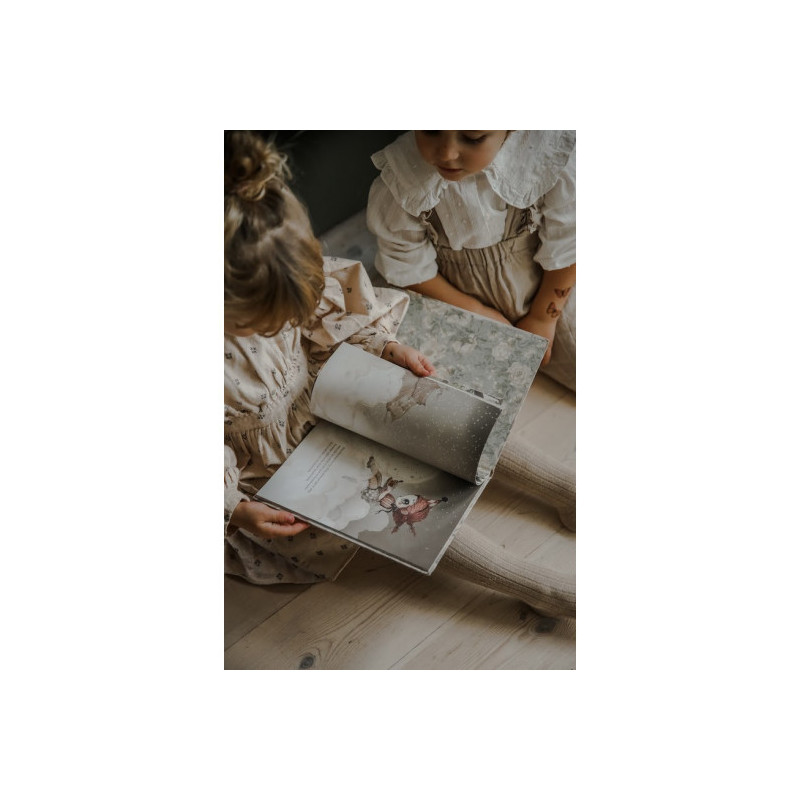Mrs Mighetto - Bok, Gertrud den lilla kostymören
