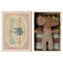 Maileg - Sleepy/wakey babymus i tändsticksask, Rose rutig